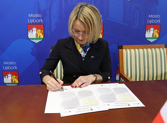 W Lęborku samorządowcy podpisali Pakt na Rzecz 69637