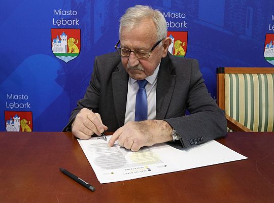 W Lęborku samorządowcy podpisali Pakt na Rzecz 69639