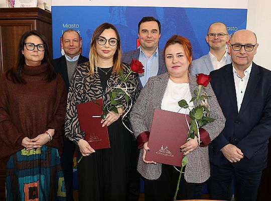 Nauczyciele z SP7 i SP8 z awansami zawodowymi 69873