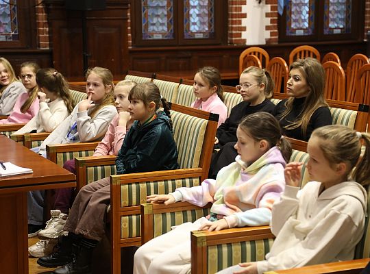 Uczniowie SP1 poznali kulisy pracy Urzędu 69914