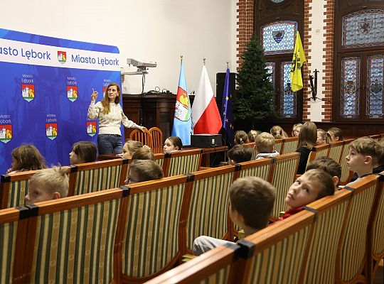 Uczniowie SP1 poznali kulisy pracy Urzędu 69916