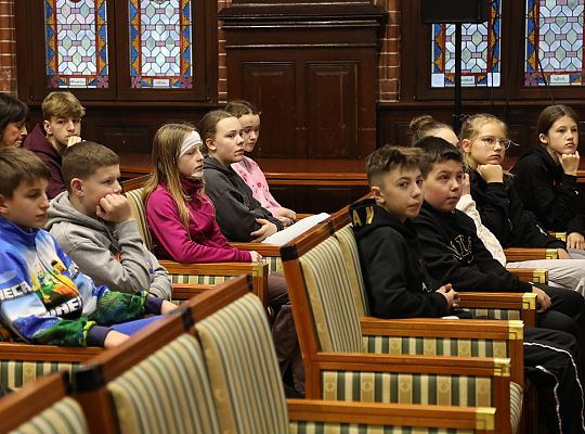 Uczniowie SP1 poznali kulisy pracy Urzędu 69923