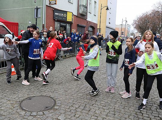 Uczennice z SP7 i uczniowie z Nowej Wsi Lęborskiej 69998