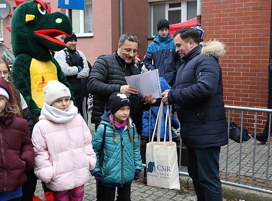 Uczennice z SP7 i uczniowie z Nowej Wsi Lęborskiej 70050