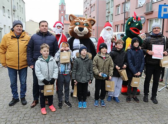 Uczennice z SP7 i uczniowie z Nowej Wsi Lęborskiej 70053