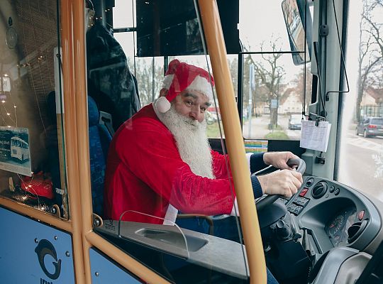 Świąteczny klimat w komunikacji miejskiej ZKM 70062