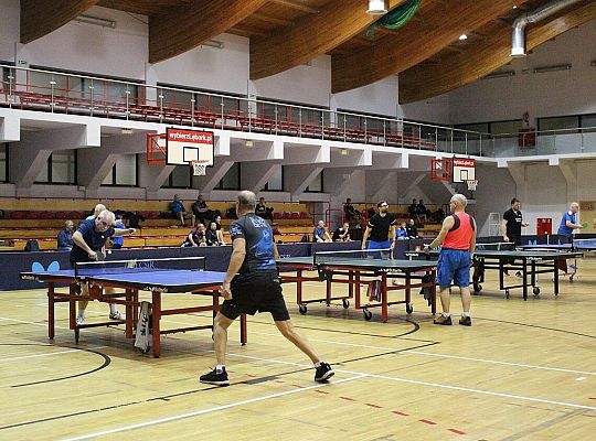 Tenis stołowy łączy pokolenia: od 10 do 83 lat na 70076