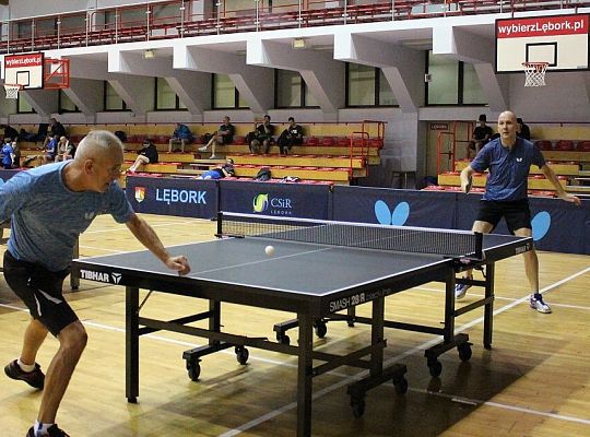 Tenis stołowy łączy pokolenia: od 10 do 83 lat na 70079