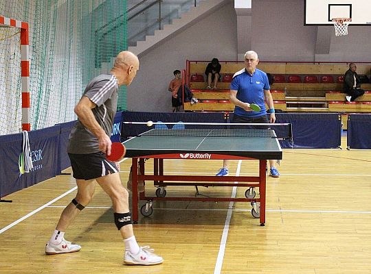 Tenis stołowy łączy pokolenia: od 10 do 83 lat na 70082