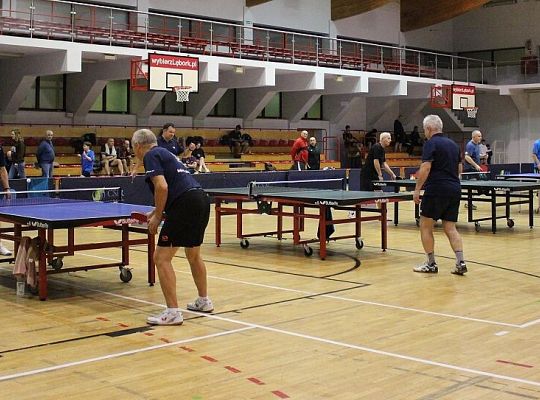 Tenis stołowy łączy pokolenia: od 10 do 83 lat na 70084