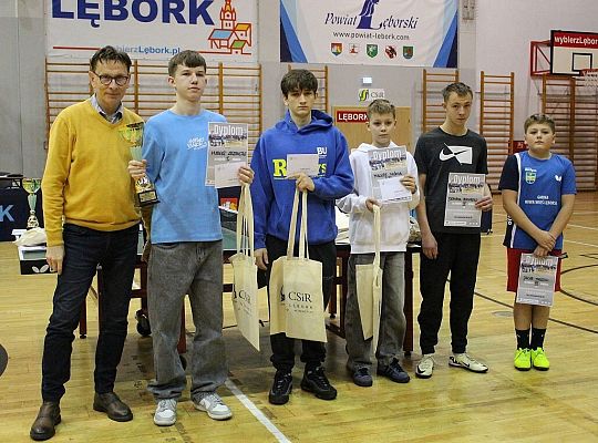 Tenis stołowy łączy pokolenia: od 10 do 83 lat na 70091