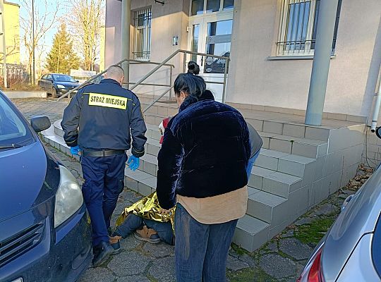 Apel służb miejskich o zwracanie uwagi na osoby 70494