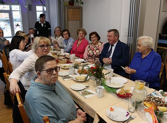 Wigilijne spotkanie z seniorami w Bazie 70586