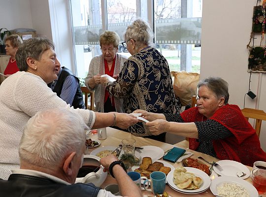 Wigilijne spotkanie z seniorami w Bazie 70591