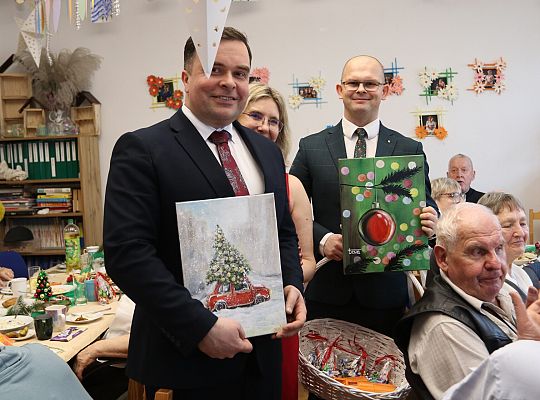 Wigilijne spotkanie z seniorami w Bazie 70613