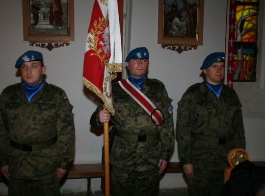 Święto Konstytucji 3 Maja wśród narodowych flag i 2196