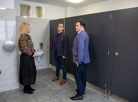 Toalety bez barier w lęborskich szkołach - SP1 już 71507