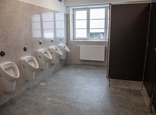 Toalety bez barier w lęborskich szkołach - SP1 już 71510