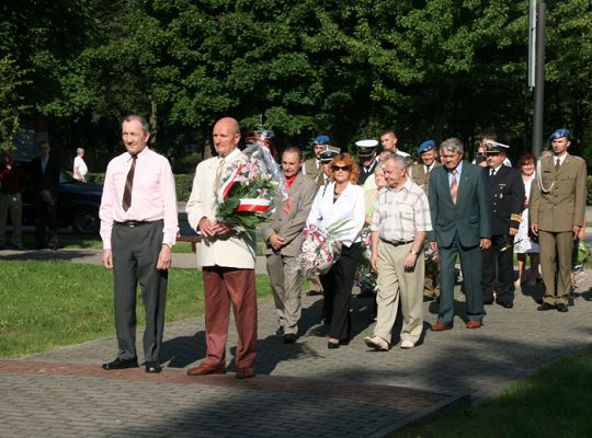 Apel Pamięci i salwa honorowa w Święto Wojska 2570