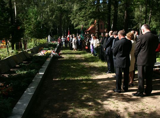 Znicze pamięci w 71. rocznicę wybuchu II wojny 2653