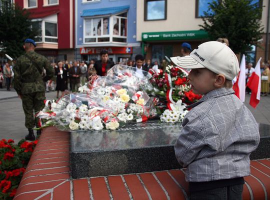 Znicze pamięci w 71. rocznicę wybuchu II wojny 2649