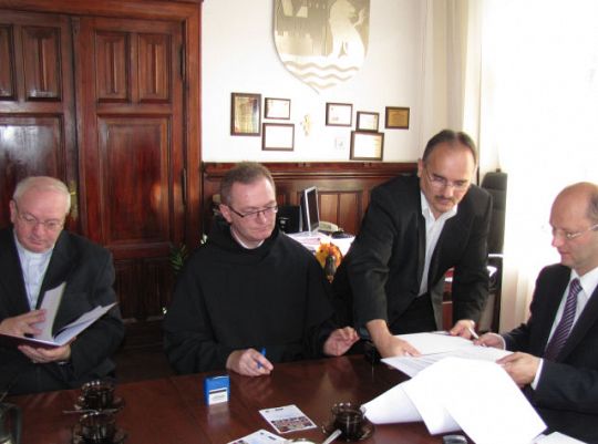 Miasto dofinansuje renowację ołtarzy i malowideł  2669