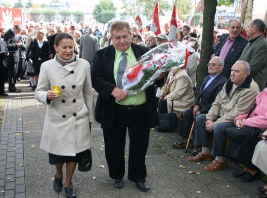 Dzień Sybiraka w Lęborku - wiązanki kwiatów, 2686