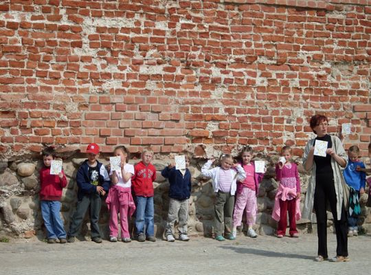 Przedszkolaki na szlaku średniowiecznych obwarowań 3178