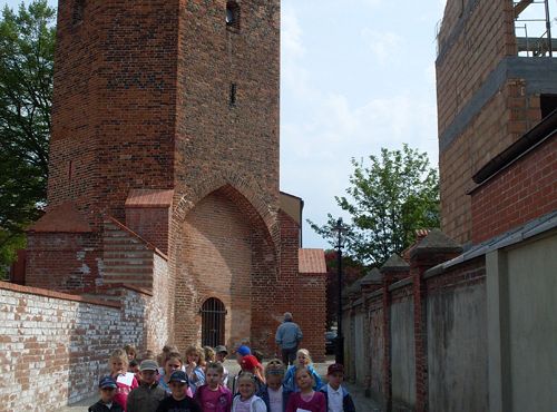 Przedszkolaki na szlaku średniowiecznych obwarowań 3175