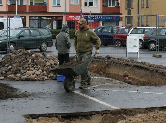Prace archeologiczne. Tablica wszystko wyjaśni 3744