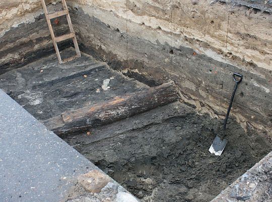 Prace archeologiczne. Tablica wszystko wyjaśni 3748