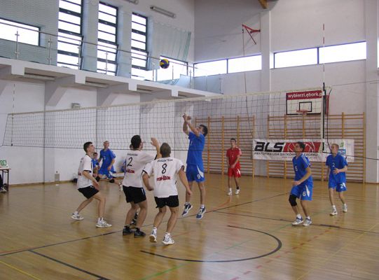 Amatorska Liga Siatkówki w Lęborku - po II kolejce 3798