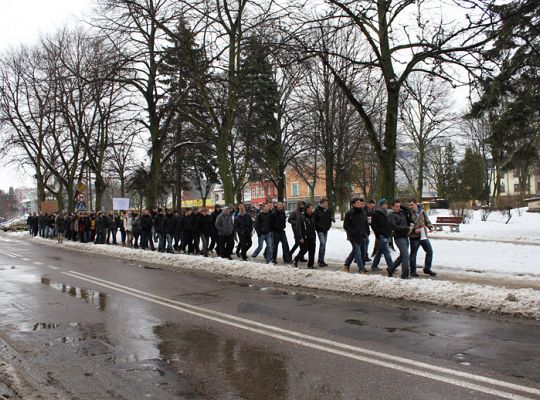 Młodzież w akcji profilaktycznej „Mam haka na 4117