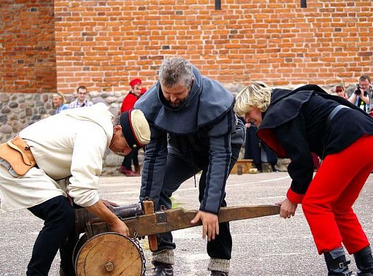 W sobotę dawne rzemiosła, w niedzielę hukną 4763
