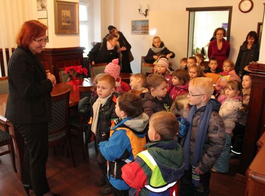Przedszkolaki z życzeniami w Ratuszu 5454
