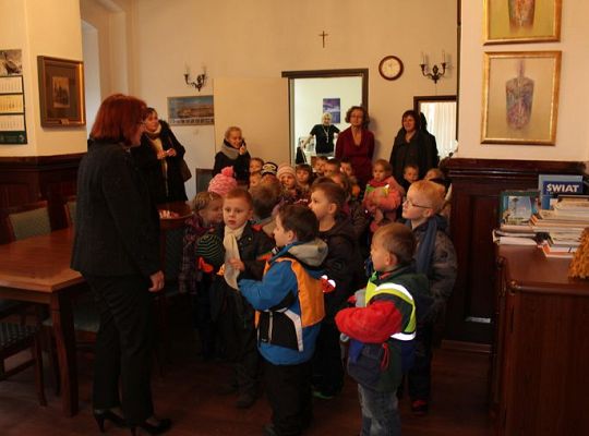 Przedszkolaki z życzeniami w Ratuszu 5453