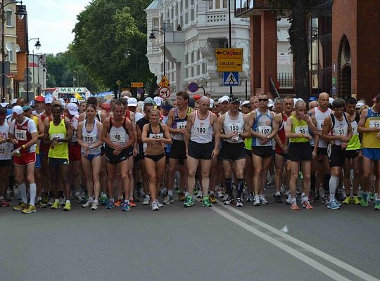 Biegacze z zagranicy w czołówce XXII Maratonu 5899