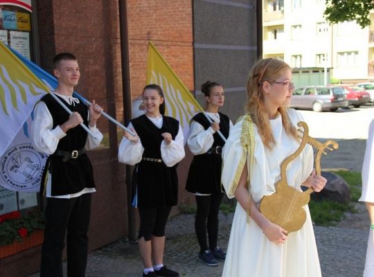 Zatańczyli w średniowiecznym stylu 6742