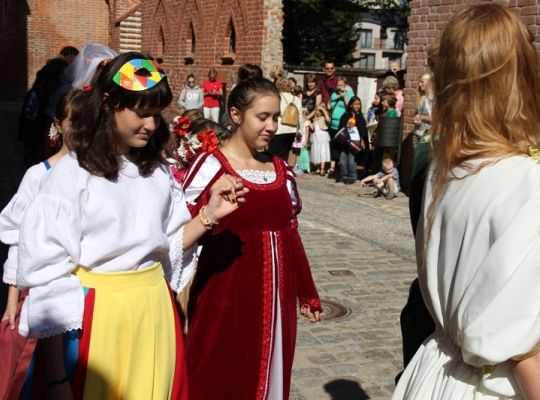 Zatańczyli w średniowiecznym stylu 6762