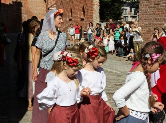 Zatańczyli w średniowiecznym stylu 6763