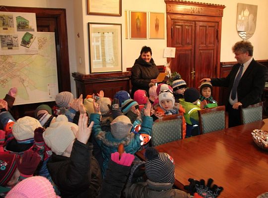 Świąteczna wizyta przedszkolaków w Ratuszu 7594