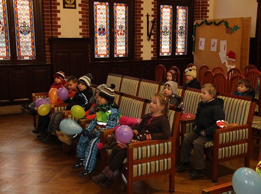 Świąteczna wizyta przedszkolaków w Ratuszu 7599
