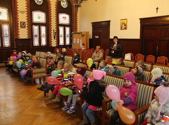 Świąteczna wizyta przedszkolaków w Ratuszu 7598