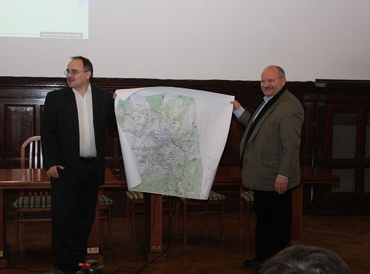 Rozmowy o planowanych inwestycjach 7732