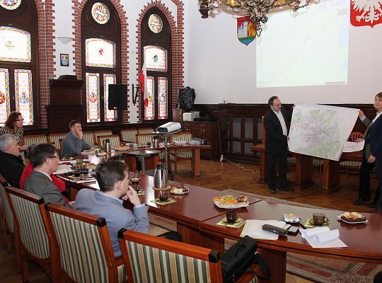 Rozmowy o planowanych inwestycjach 7734