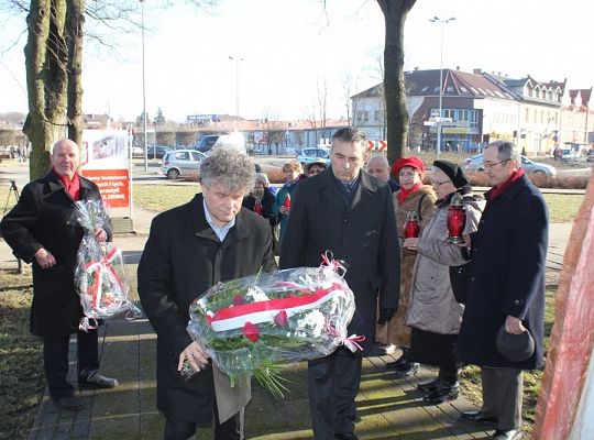 Znicze i kwiaty dla Sybiraków 7787