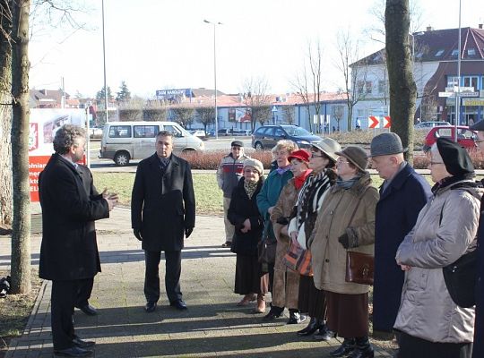 Znicze i kwiaty dla Sybiraków 7791