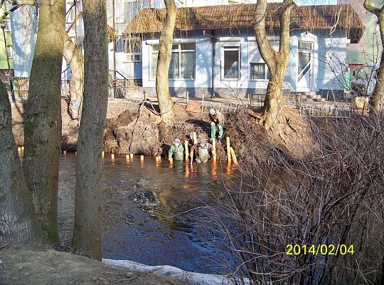 Budowa i przebudowa bulwarów nad rzeka Łebą 7919