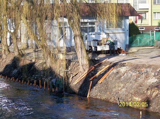 Budowa i przebudowa bulwarów nad rzeka Łebą 7926