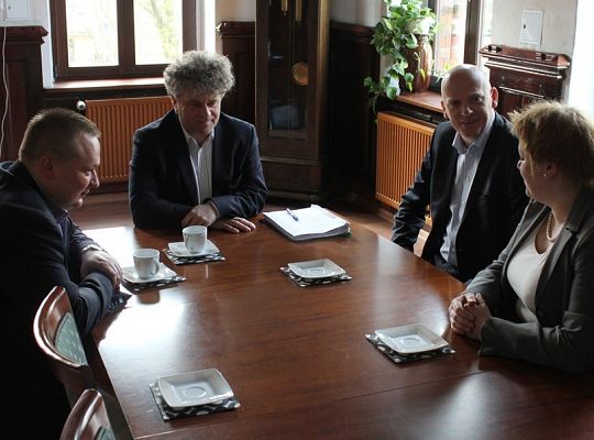 Przedstawiciele NMF Group z wizytą u Burmistrza 8156